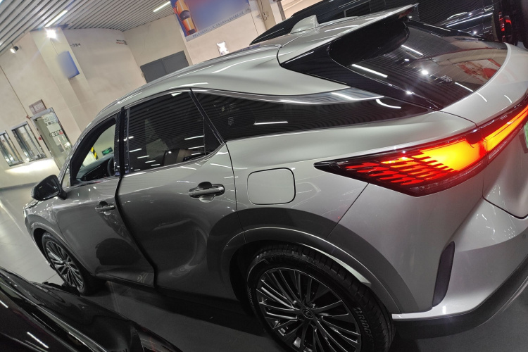 雷克萨斯RX新能源 2023款 450h+ 四驱畅享版车身外观4