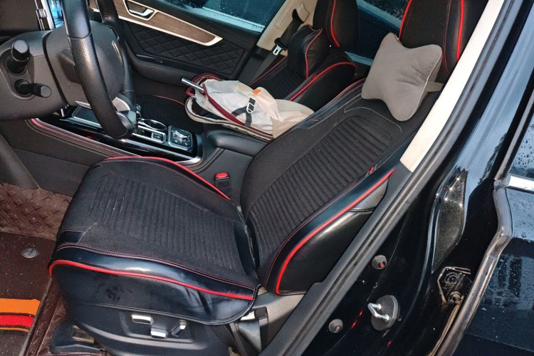 红旗HS7 2022款 3.0T 自动四驱智联旗享版 五座中控内饰19