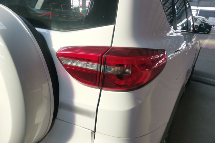 凯翼X3 2017款 1.6L 手动发烧友版 国V车身外观9