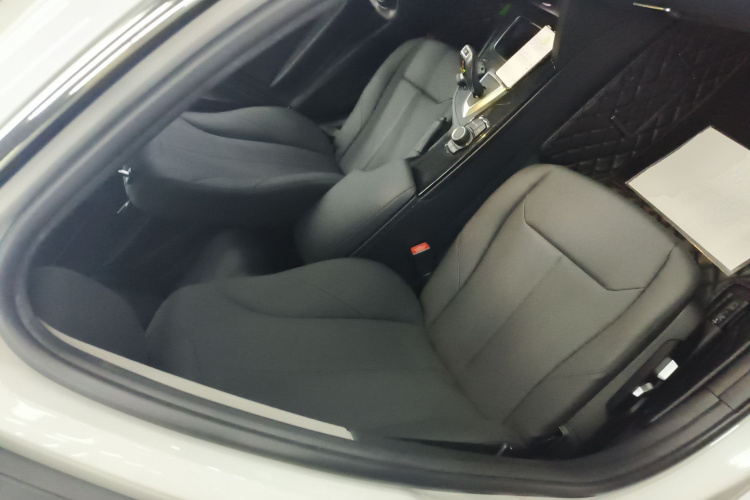 宝马3系 2017款 318i 时尚型局部细节41