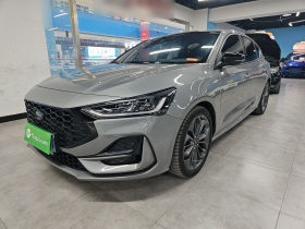 福特 福克斯 2022款 两厢 EcoBoost 180 自动ST Line