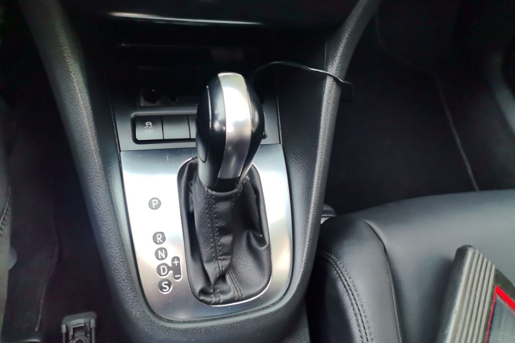 大众 高尔夫 2012款 1.6 自动时尚型局部细节18