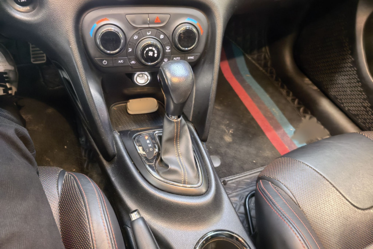 菲亚特 致悦 2014款 1.4T 自动运动版局部细节18