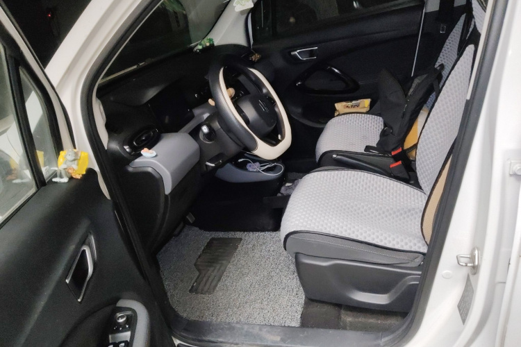 零跑汽车 零跑T03 2021款 400微糖版局部细节19