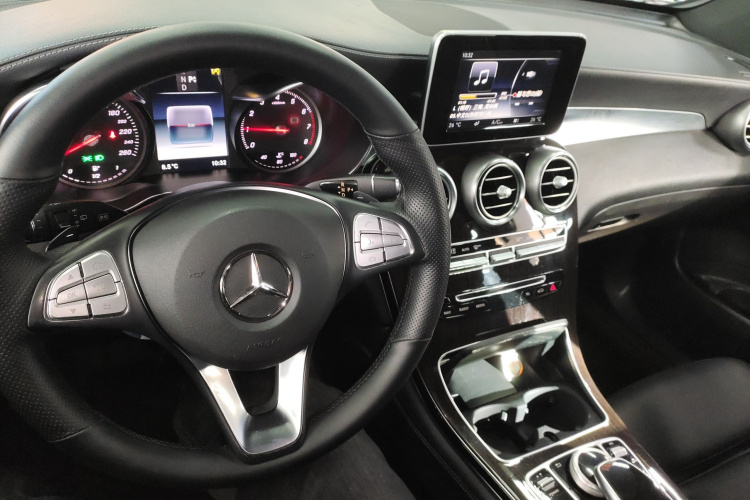 奔驰GLC 2017款 GLC 260 4MATIC 豪华型中控内饰12
