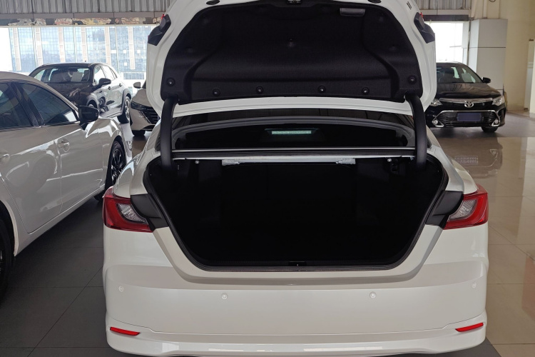 丰田 凯美瑞 2024款 2.0GVP 豪华版局部细节23