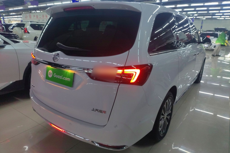 别克GL8 2023款 陆上公务舱 尊贵型车身外观7