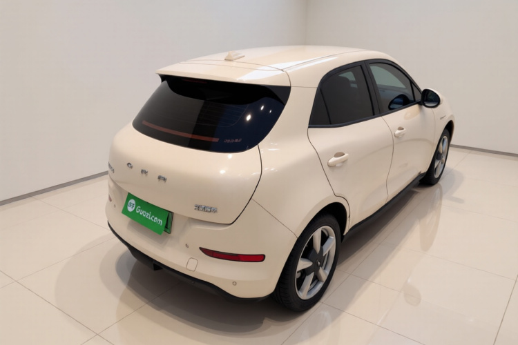 欧拉好猫 2023款 401km标准续航 豪华型 磷酸铁锂车身外观7