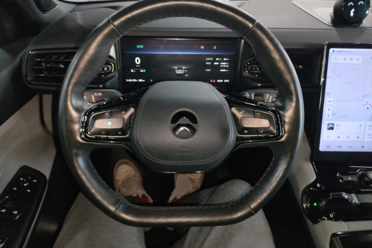 蔚来ES8 2020款 580KM 六座版中控内饰13