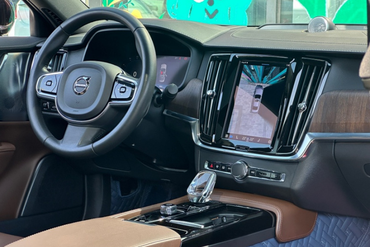 沃尔沃S90新能源 2022款 T8 E驱混动 智雅豪华版中控内饰7005