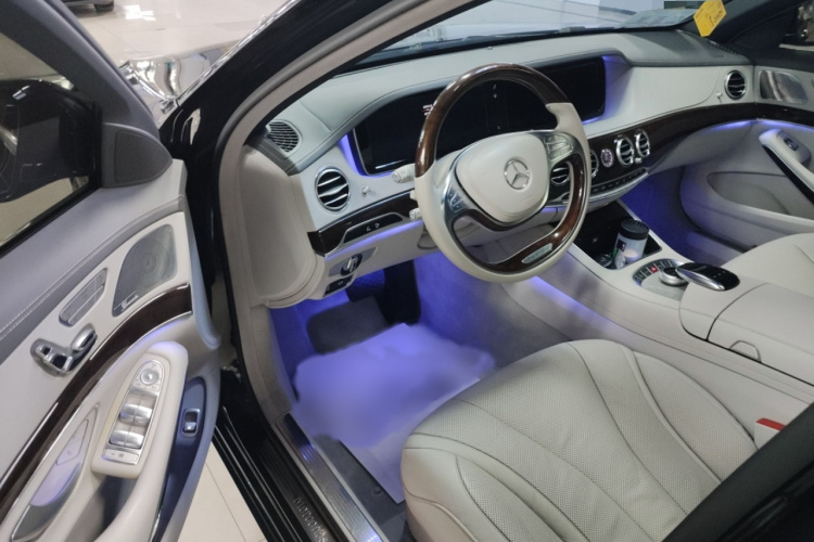 奔驰 迈巴赫S级 2015款 S 400 4MATIC中控内饰7002