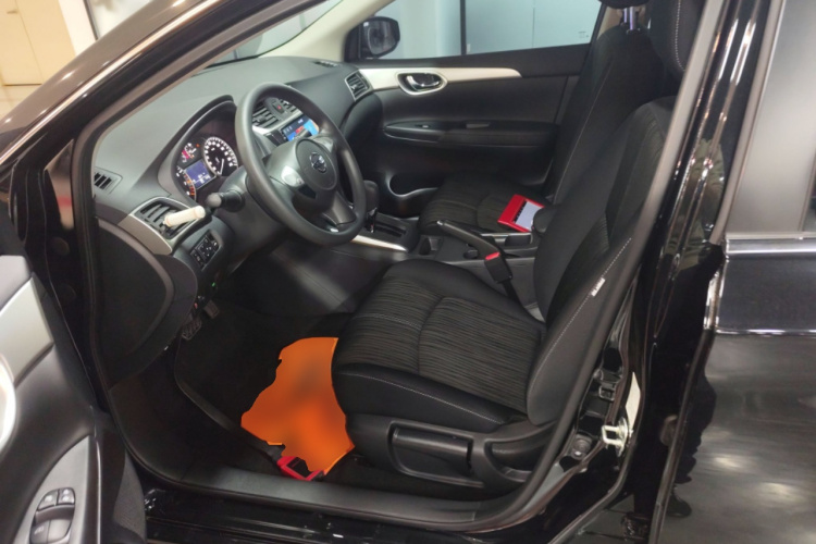 日产 轩逸 2024款 改款二 经典 1.6XE CVT舒适版中控内饰19