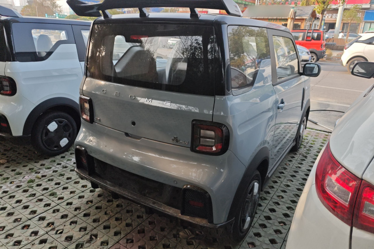 吉利银河 2025款 210km 熊猫卡丁车身外观7