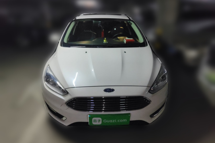 福特 福克斯 2017款 三厢 EcoBoost 125 自动超能风尚型智行版车身外观2