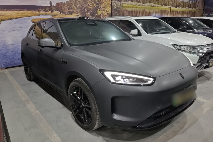 鸿蒙智行 问界M5 2024款 增程 Max RS 四驱高阶智驾版车身外观3