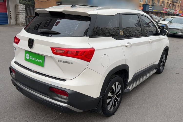 宝骏530 2021款 全球车周年纪念版 1.5T 手动豪华型 6座车身外观6002