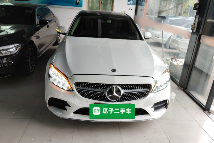 奔驰C级 2020款 C 260 L 运动版车身外观2