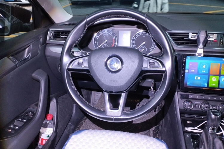 斯柯达 速派 2016款 TSI330 DSG创行版中控内饰13