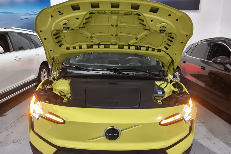 沃尔沃EX30 2025款 后驱长续航版 Ultra机舱底盘24