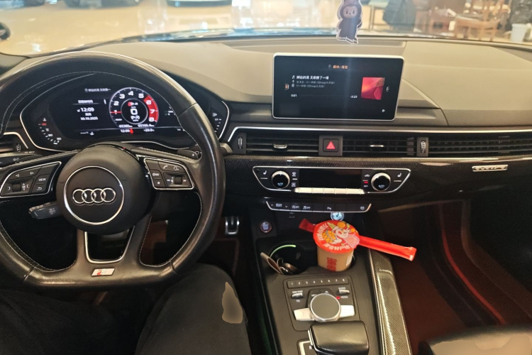奥迪S4 2018款 S4 3.0TFSI中控内饰12