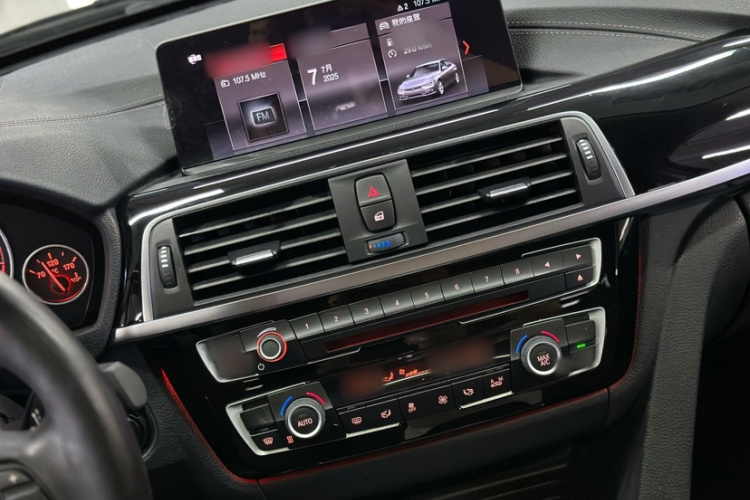 宝马3系 2019款 320Li 时尚型中控内饰7012