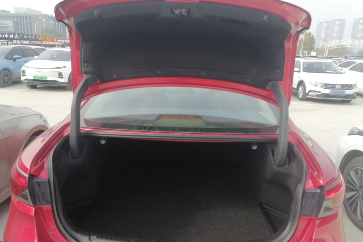 马自达 阿特兹 2017款 2.0L 蓝天时尚版机舱底盘23