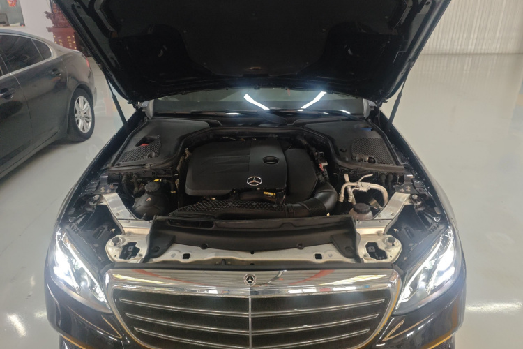 奔驰E级 2020款 E 260 L局部细节24