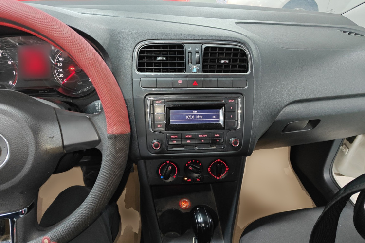 大众 Polo 2013款 1.6L 自动舒适版中控内饰12