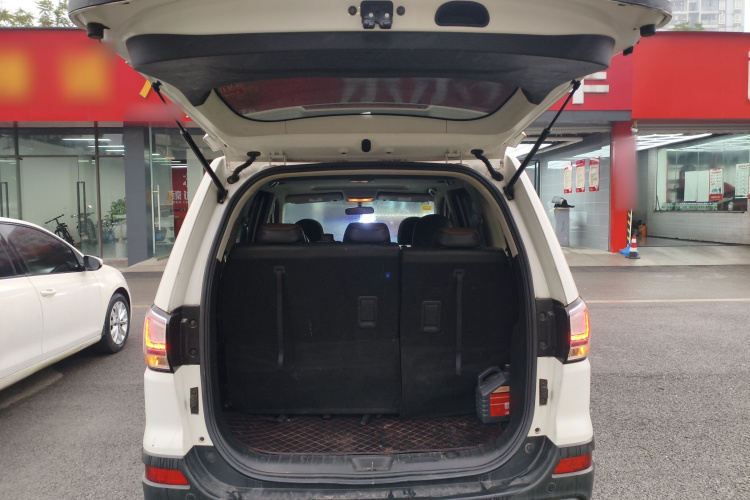 东风风行 风行SX6 2018款 1.6L CVT豪华型机舱底盘23