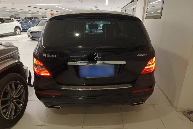 奔驰R级 2014款 R 320 4MATIC 商务型车身外观6