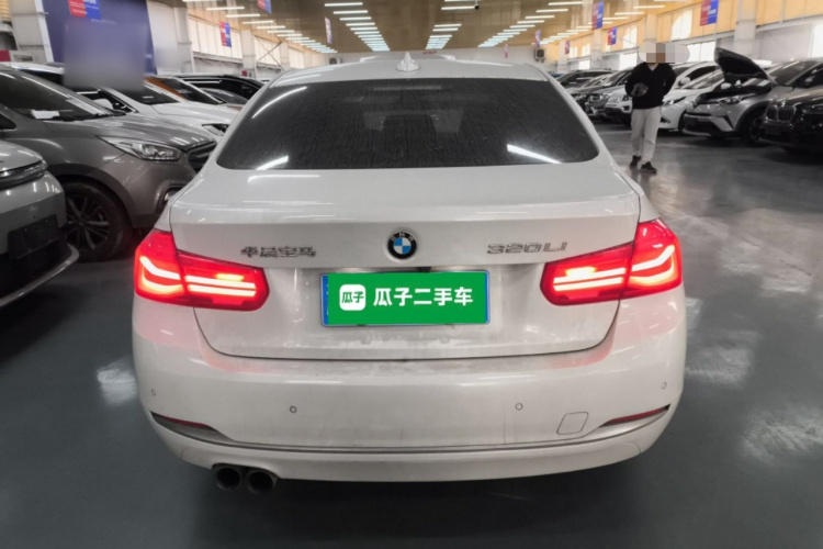 宝马3系 2018款 320Li 时尚型车身外观6