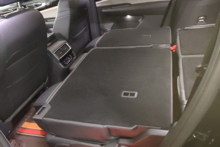 大众 途昂 2023款 380TSI 四驱尊崇豪华版中控内饰7004