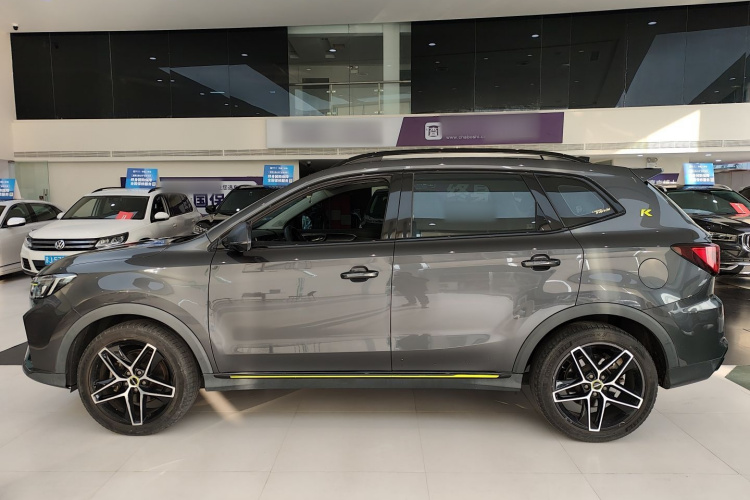 荣威RX5 2021款 PLUS 330TGI 自动国潮智臻版车身外观4