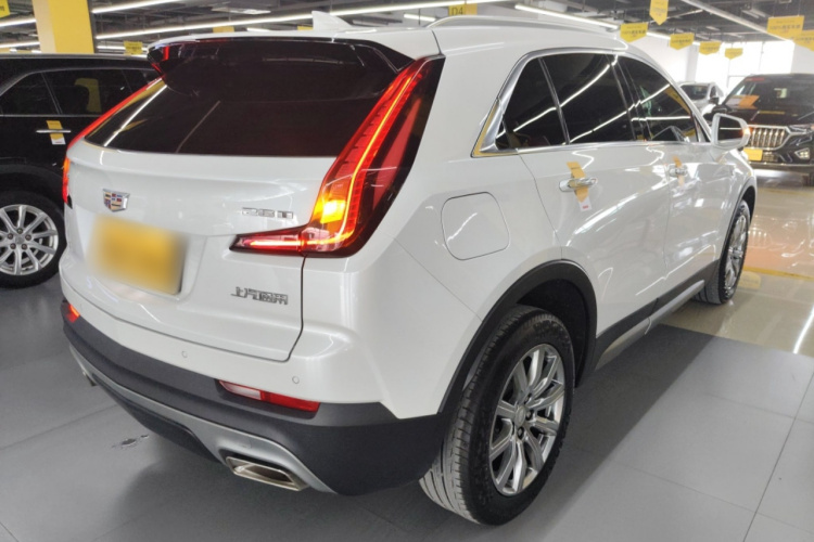 凯迪拉克XT4 2021款 28T 两驱领先型车身外观7