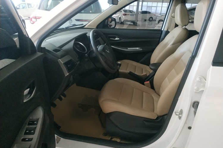 五菱汽车 五菱宏光 2018款 1.5L S舒适型L2B中控内饰20