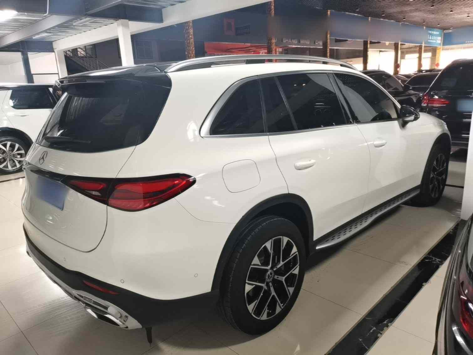奔驰GLC 2023款 GLC 260 L 4MATIC 动感型 7座(5)