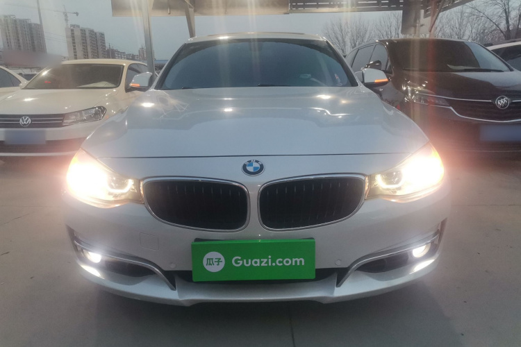 宝马3系GT 2018款 320i 时尚型车身外观2