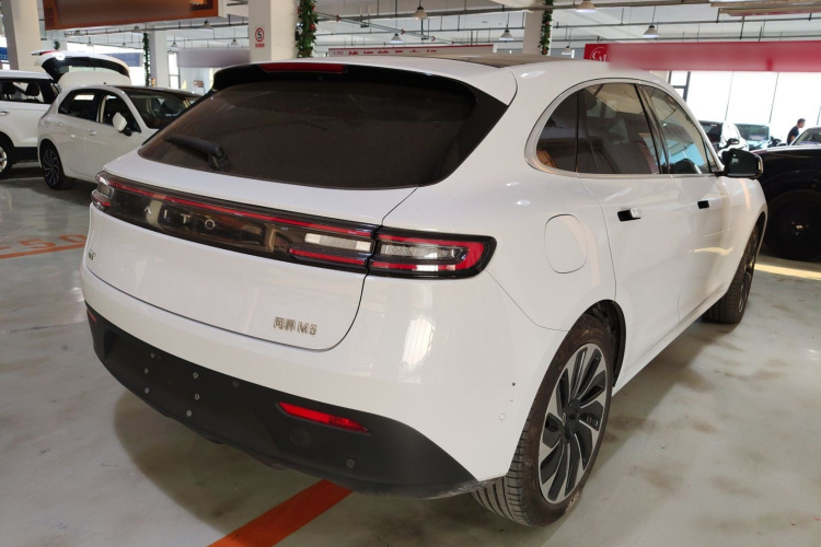 鸿蒙智行 问界M5 2022款 增程四驱旗舰版车身外观7