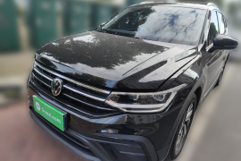 大众 途观L 2025款 出众款 300TSI 自动两驱龙腾版