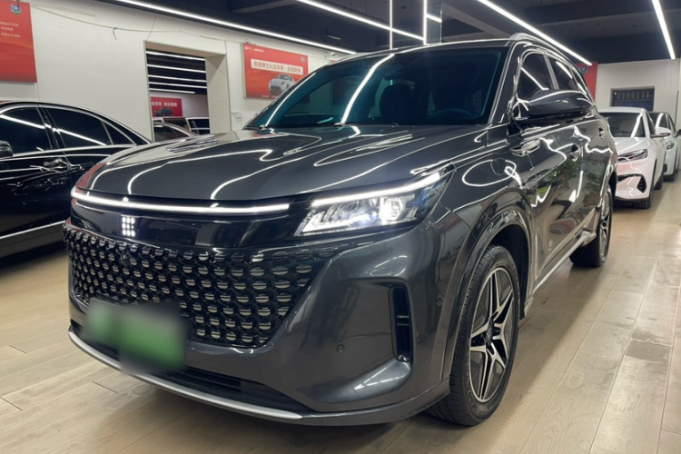 蓝电E5 2024款 荣耀版 100KM臻享型 7座车身外观1