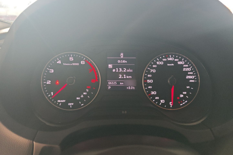 奥迪A3 2018款 30周年年型 Limousine 35 TFSI 时尚型局部细节14