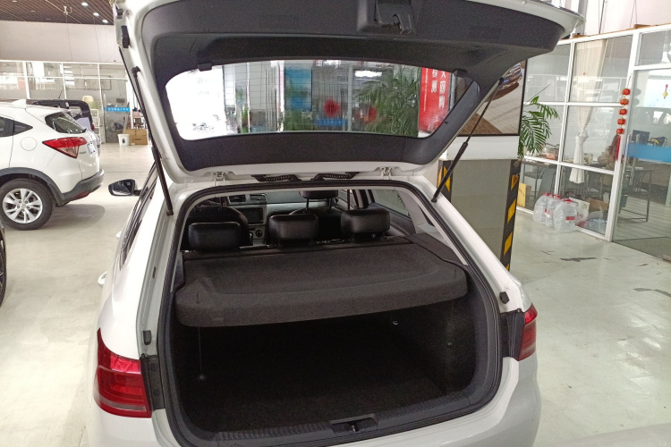 大众 朗行 2013款 1.6L 自动舒适型机舱底盘23