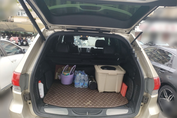 Jeep 大切诺基(进口) 2014款 3.6L 精英导航版局部细节23