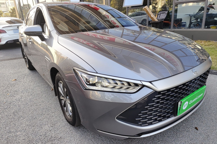 比亚迪 秦PLUS 2023款 冠军版 DM-i 55KM领先型车身外观3