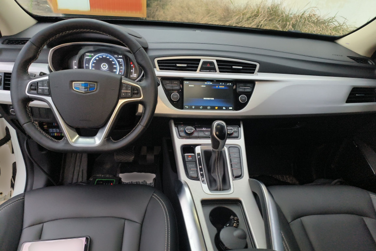 吉利汽车 博越 2016款 1.8TD 自动智慧型中控内饰7002