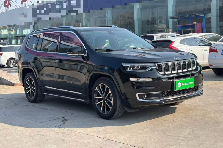 Jeep 指挥官PHEV 2020款 2.0T 插电混动臻享版车身外观3