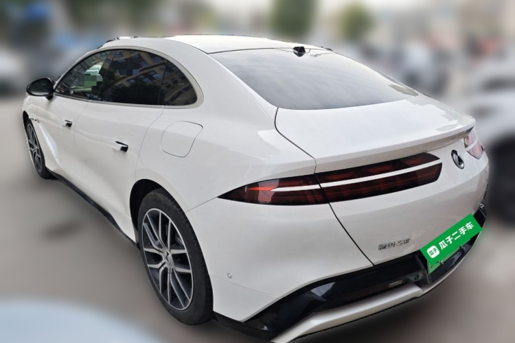 腾势Z9 2024款 1100km 四驱Max版车身外观5