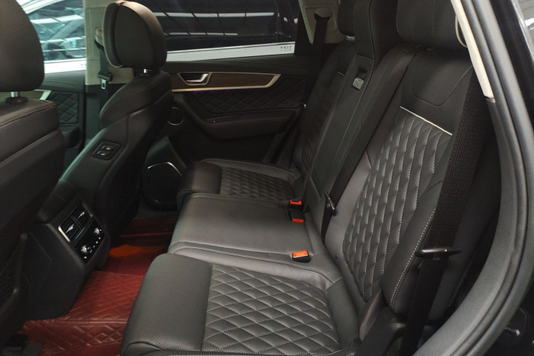 红旗HS7 2022款 3.0T 自动四驱智联旗畅版 五座中控内饰21