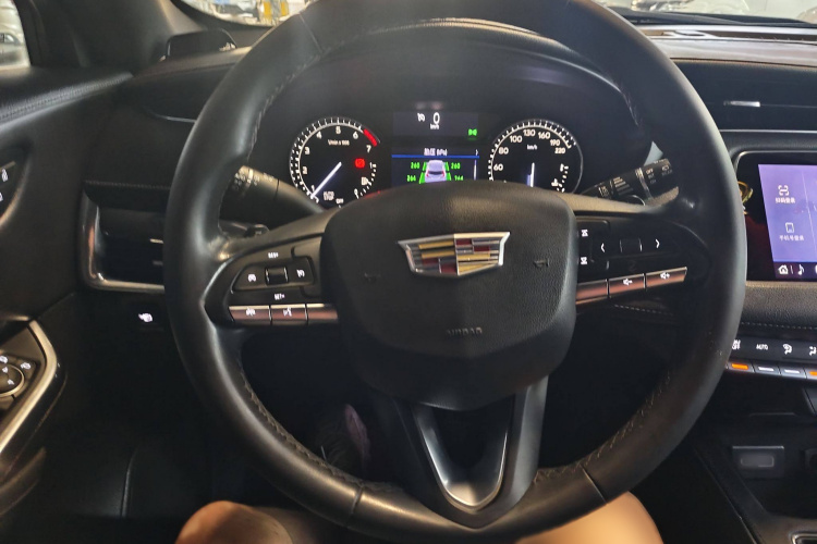 凯迪拉克XT4 2020款 改款 28T 两驱技术型中控内饰7002