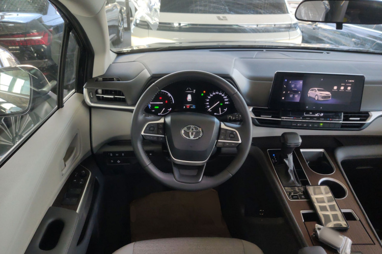 丰田 赛那SIENNA 2026款 2.5L 双擎两驱舒适版中控内饰13